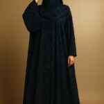 Royal Veil – Classic Navy Abaya with Subtle Design
